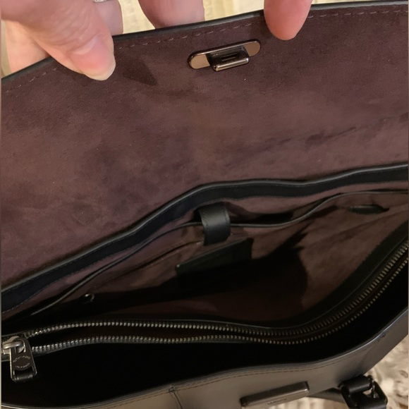 Metropolitan Lock Portfolio. Hang tag not included. - Picture 6 of 10